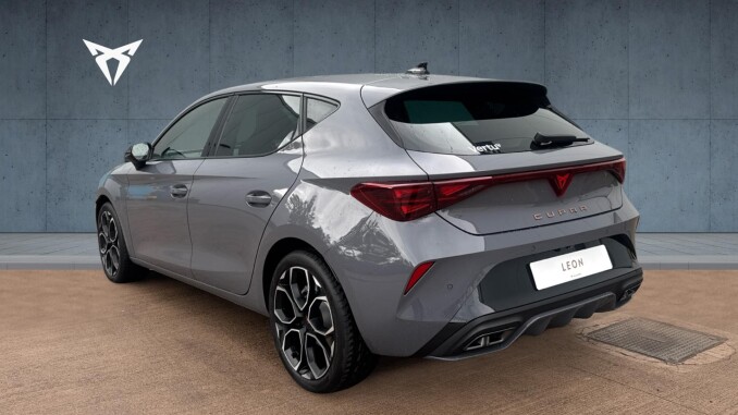 CUPRA Leon 1.5 eTSI 150 V2 5dr DSG [18Inch  alloy] Petrol Hatchback - Image 3